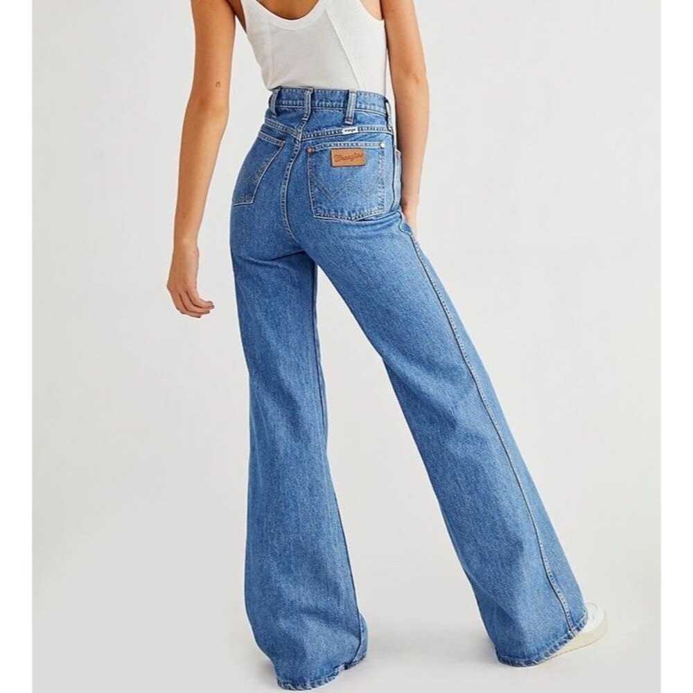 Wrangler Wanderer High Rise Flare Jeans Medium Blue 622 - Womens 28 X 32 - Picture 1 of 15